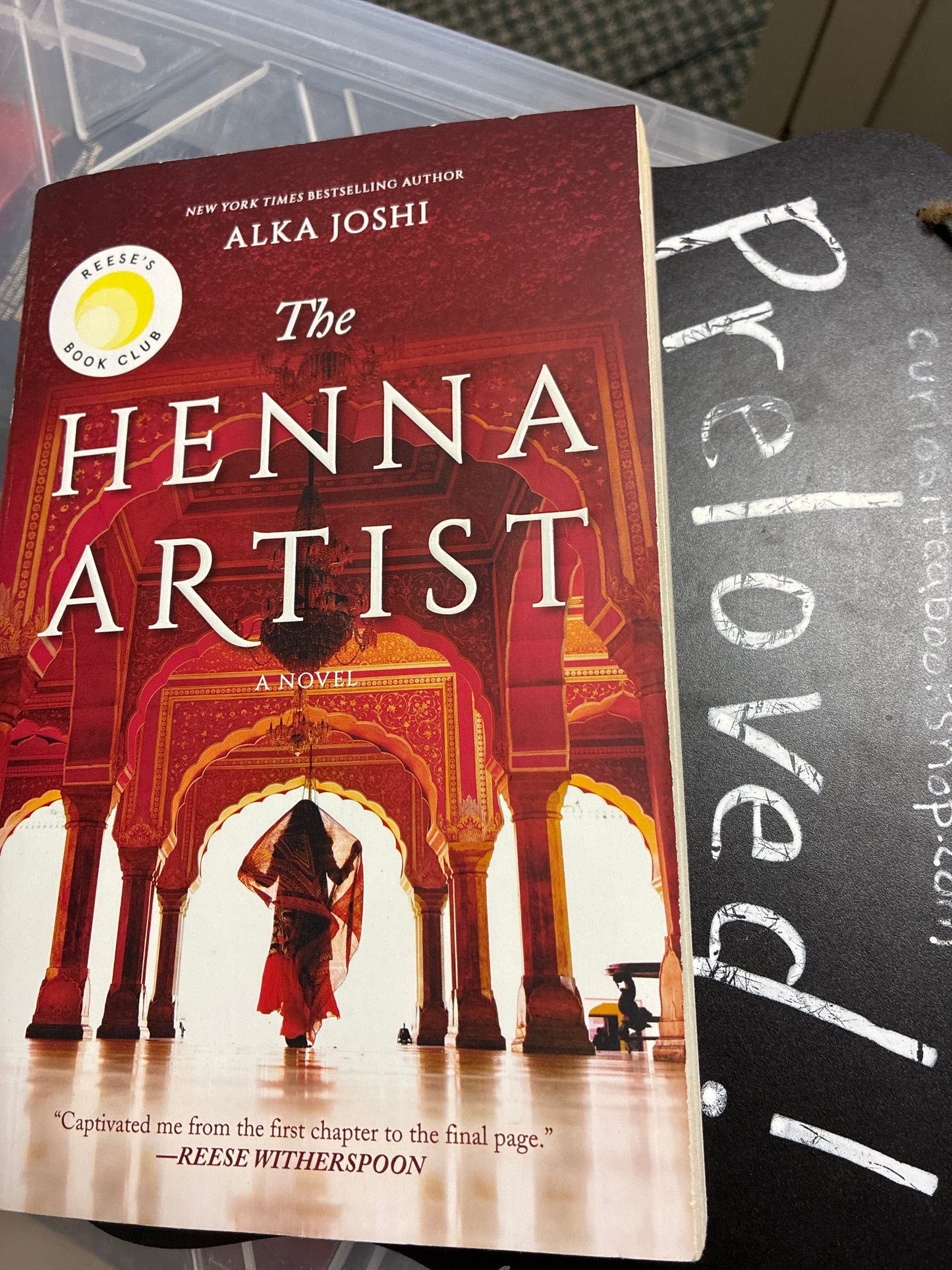 Preloved: The Henna Artist: A Reese's Book Club Pick (The Jaipur Trilogy, 1)