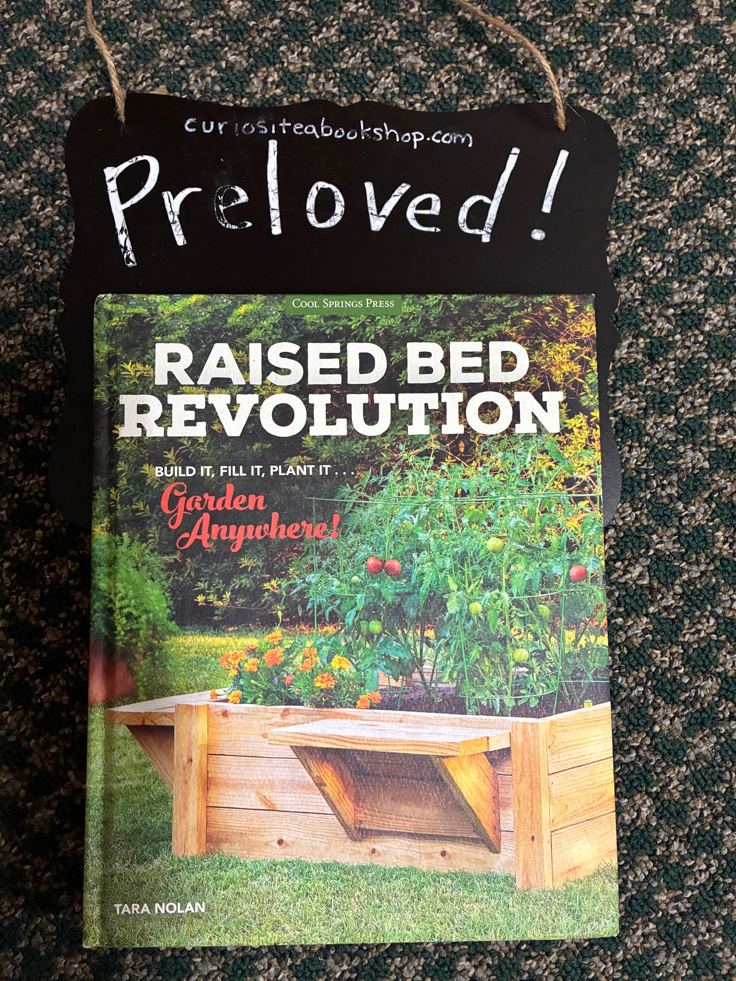 Preloved: Raised Bed Revolution: Build It, Fill It, Plant It ... Garden Anywhere!