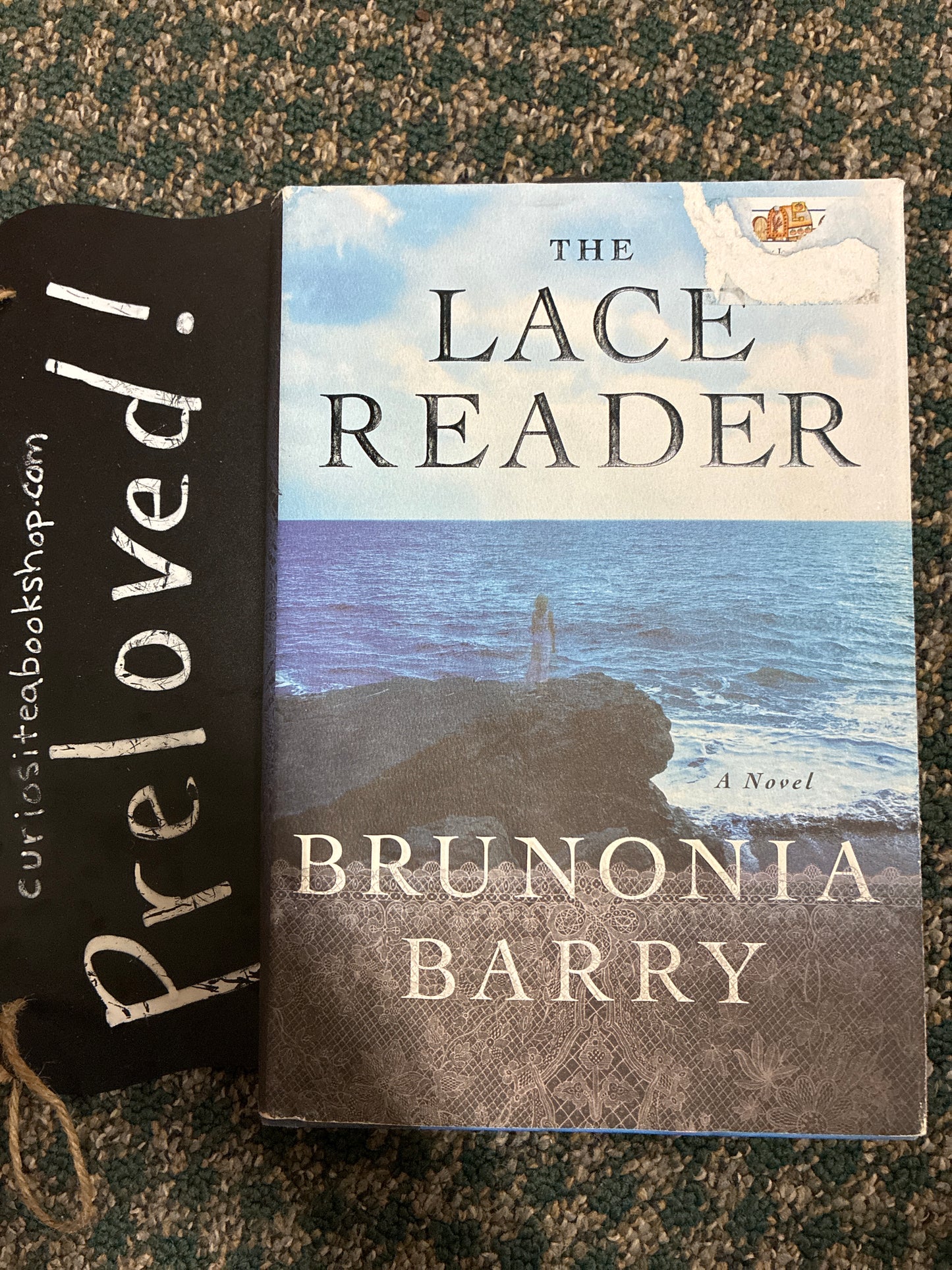Preloved: The Lace Reader: A Novel