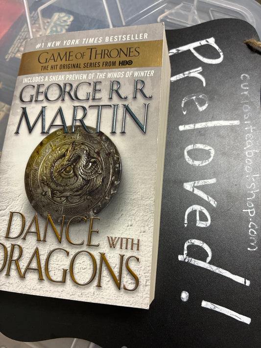 Preloved: A Dance with Dragons (A Song of Ice and Fire)