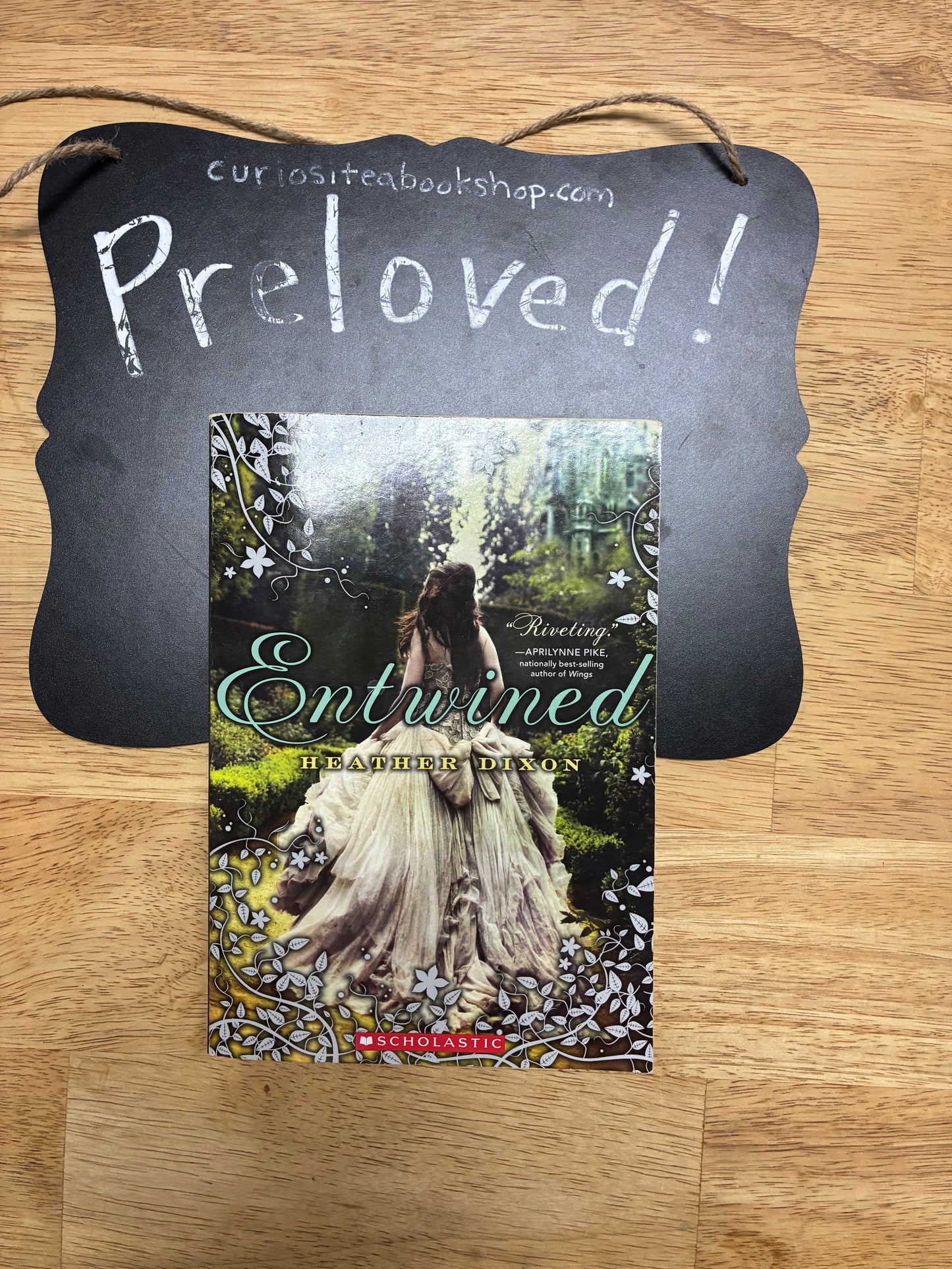 Preloved: Entwined