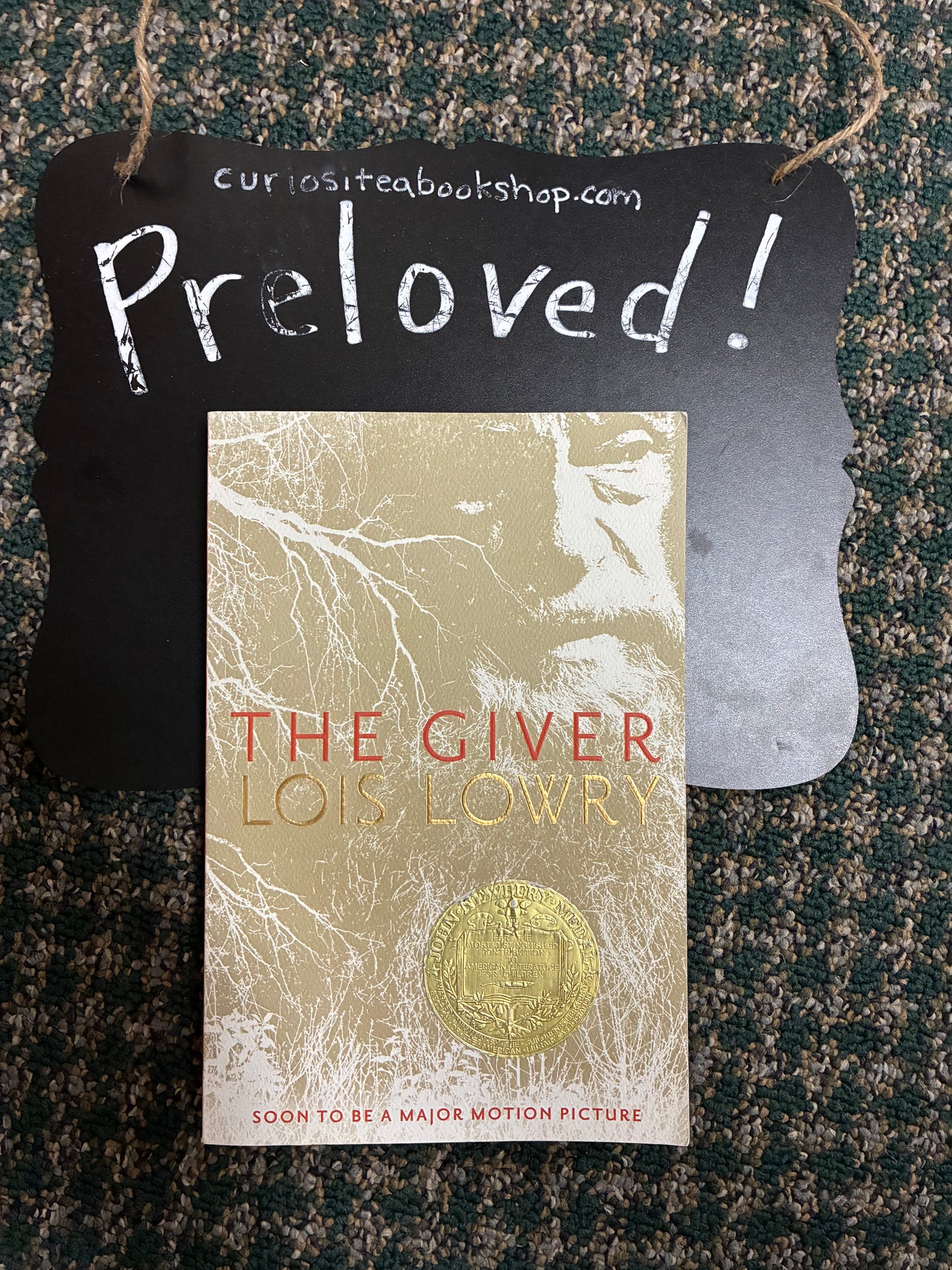 Preloved: The Giver: A Newbery Award Winner (Giver Quartet, 1)